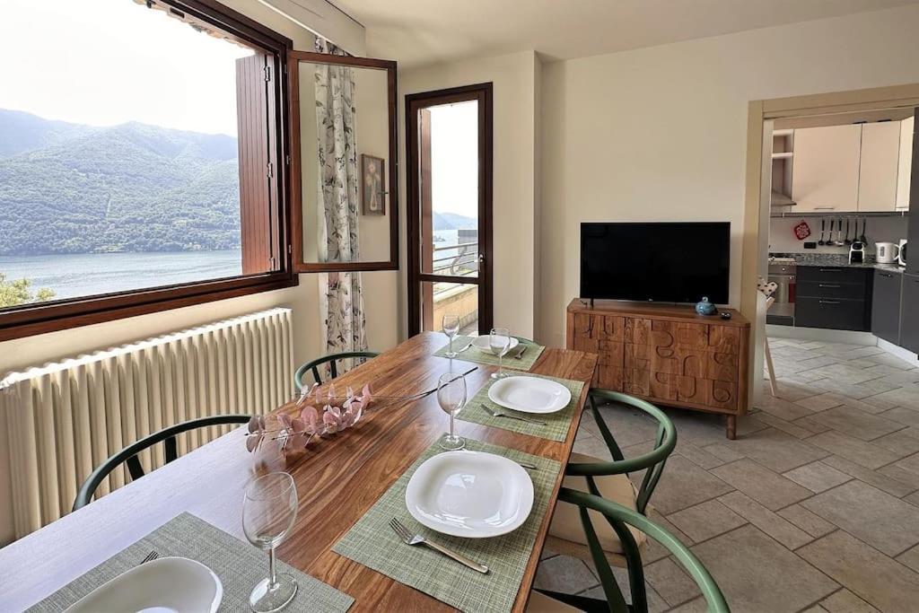 Glittering View * Carate Urio