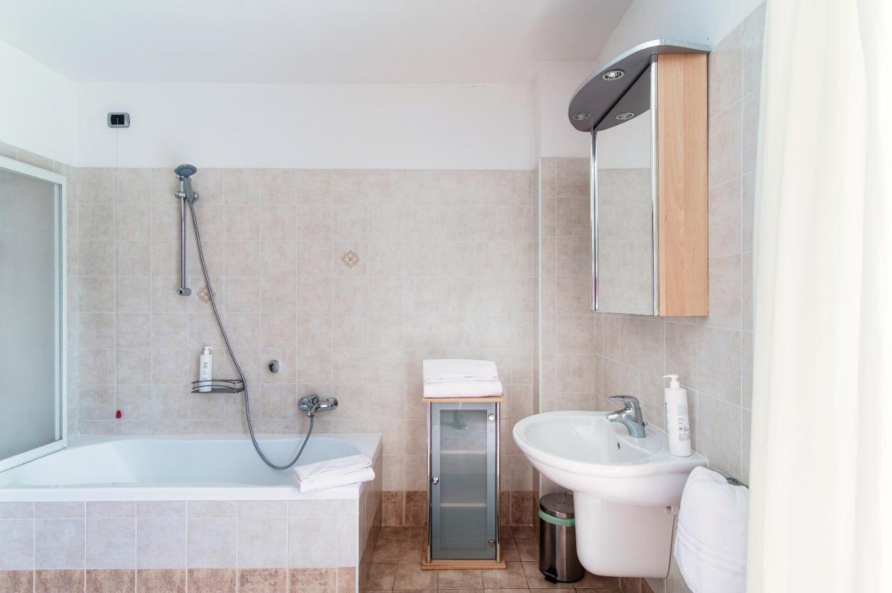 Apartment Degli Angeli - By Myhomeincomo *