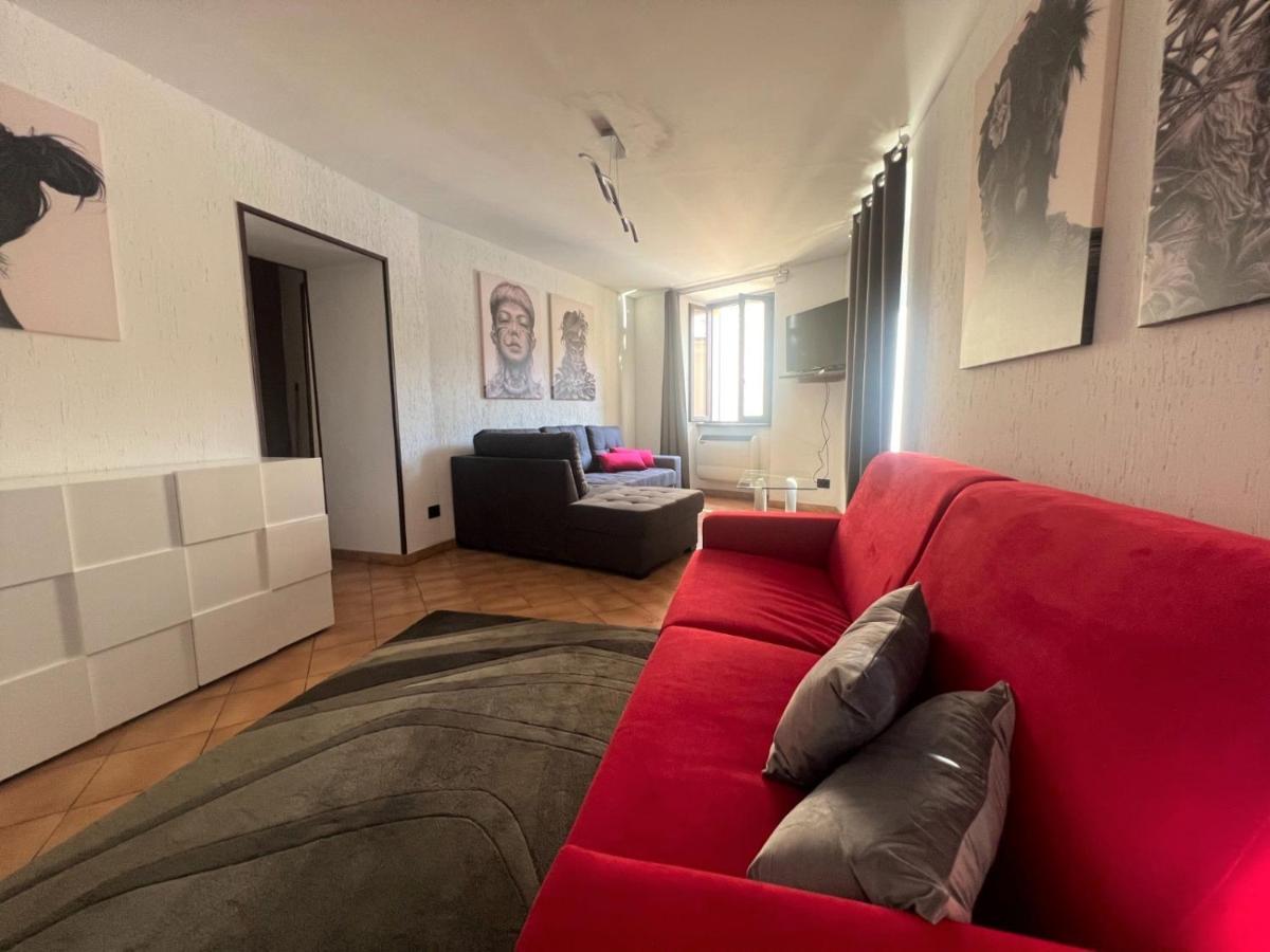 In Central Square With Lake View Apartment *