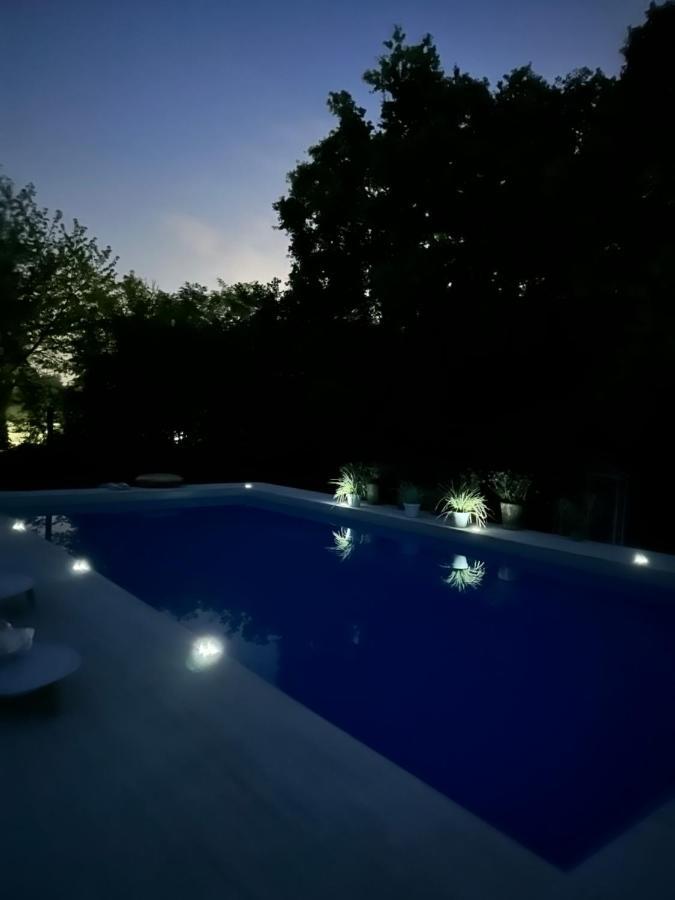 Lusso Con Piscina Tra Milano E Apartment