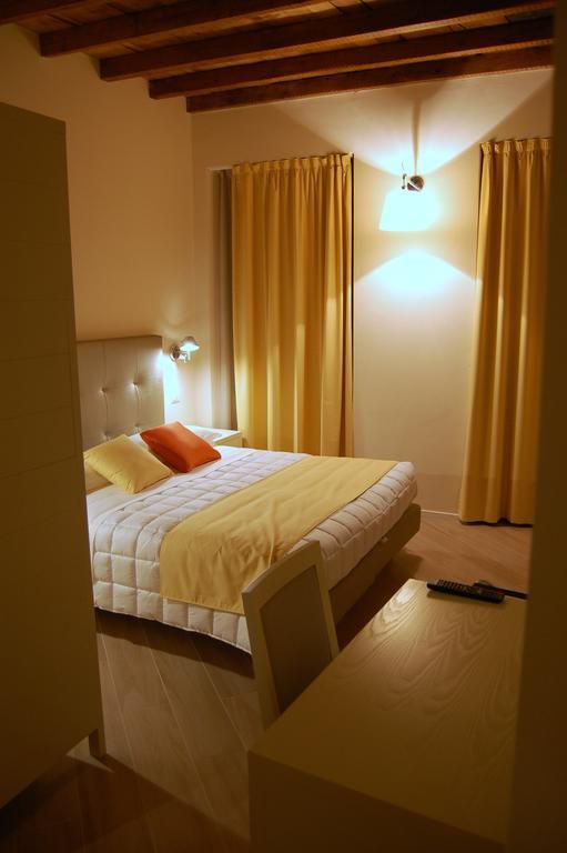 La Corte Fiorita Guest house 2*