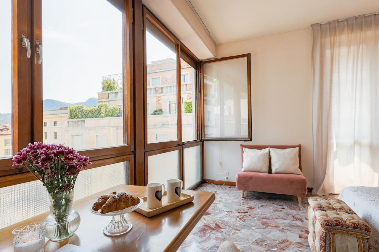 Piazza Cavour View - By Myhomeincomo Casa vacanze