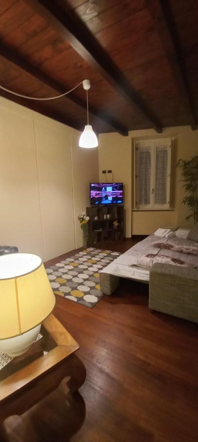 Daisy In Centro A Apartment Como