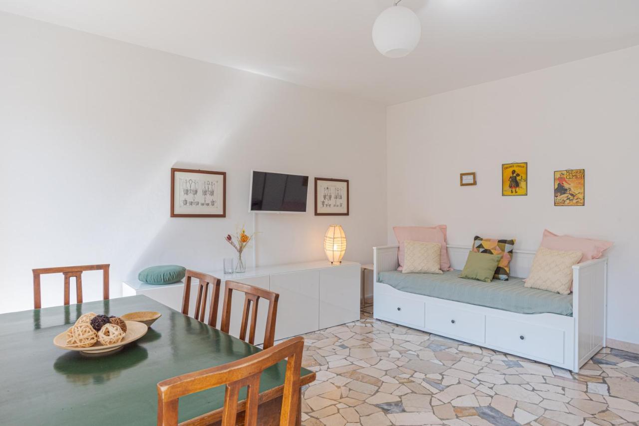 Roomy In With Small Balcony! Apartment Domaso