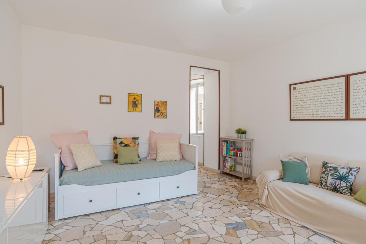 Roomy In With Small Balcony! * Domaso