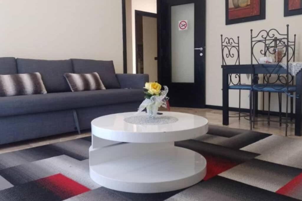 Elizabeth House Apartment Como