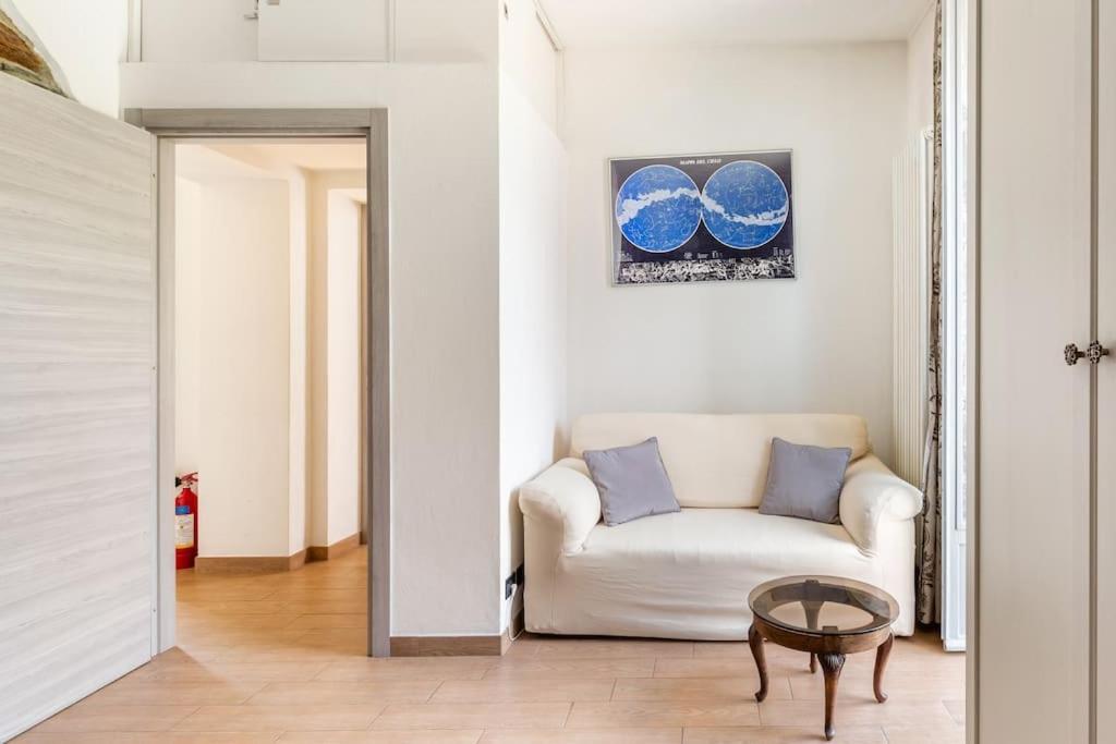 Apartment 100mq 5 Mins To Center + Free Park And View *