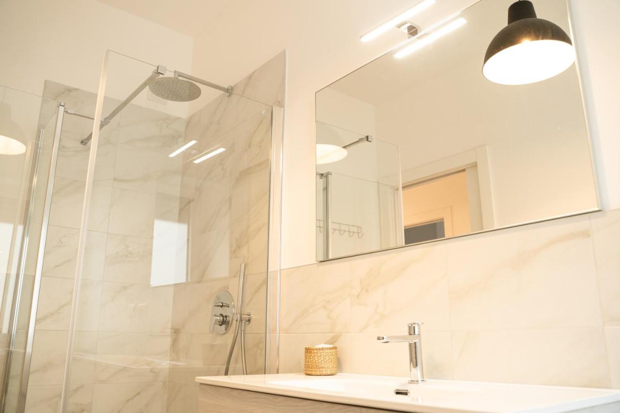 Piazza Xx Settembre - Feel The Centre Apartment Lecco