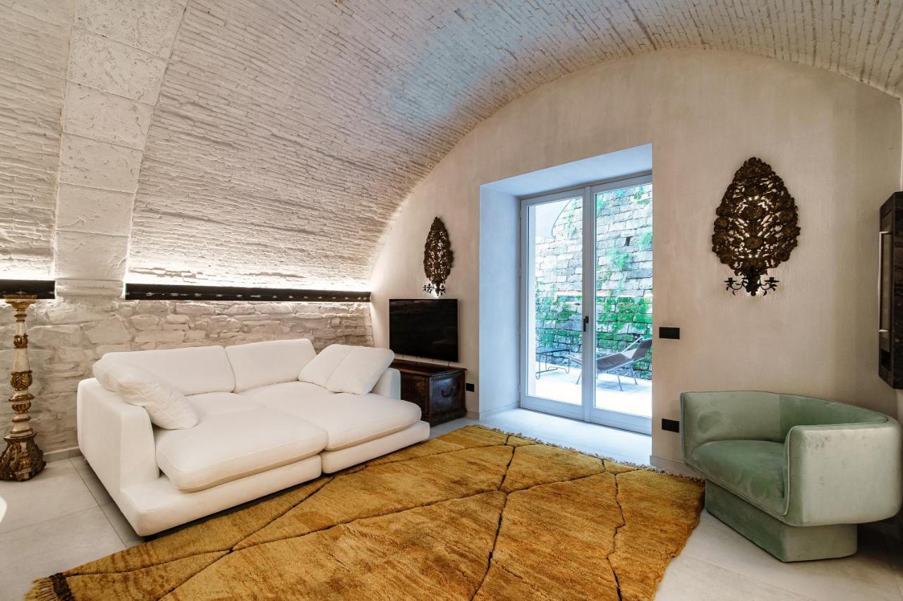 Lorodellago - The House Of Travelers
