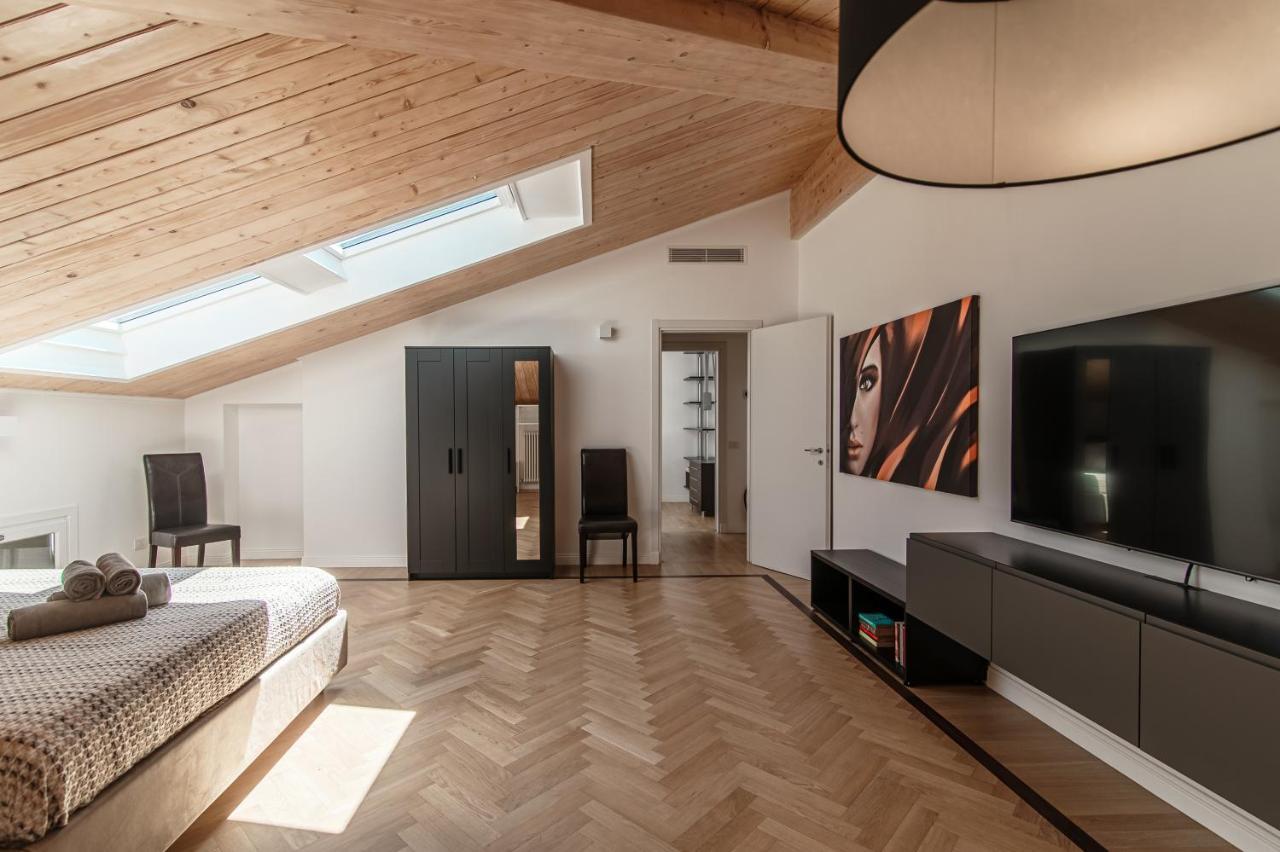 Attic 64 - The House Of Travelers Appartamento