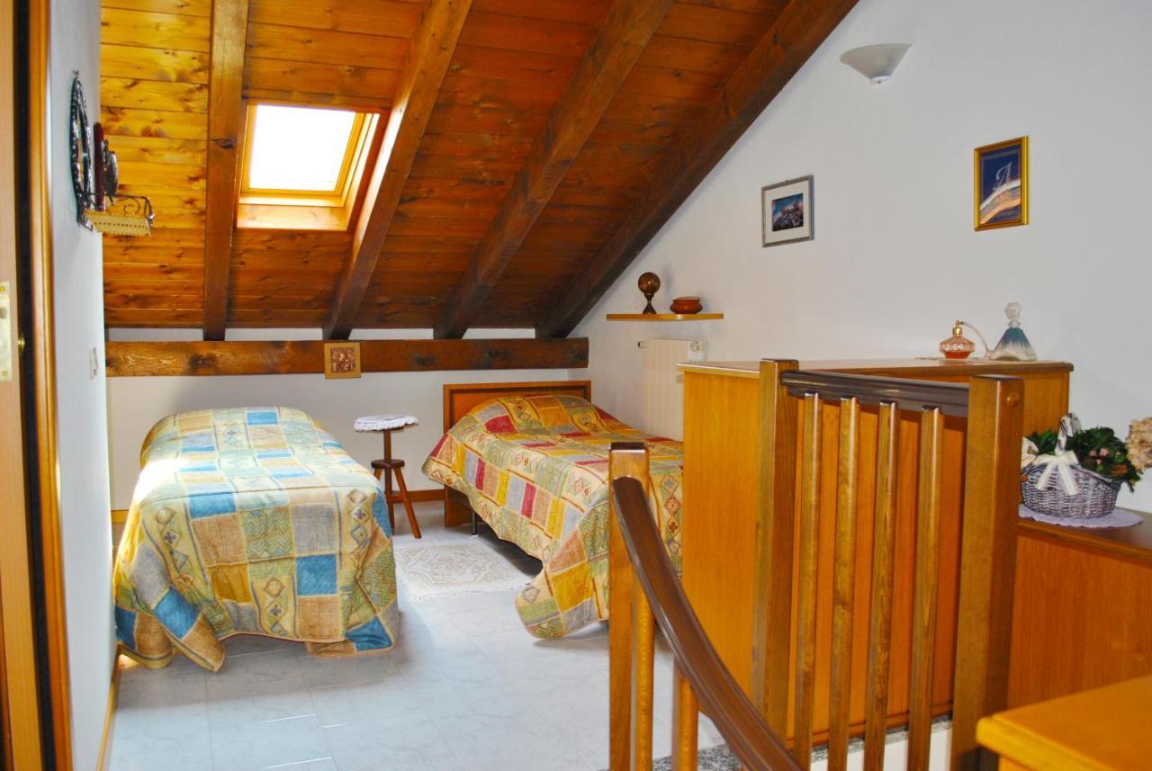On 2 Levels With Large Terrace Lake View