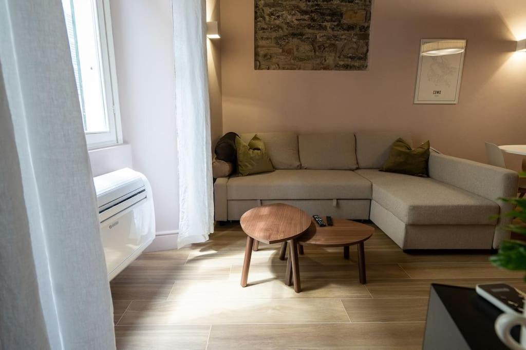 Apartment Del 1400 Nel Cuore Del Centro Storico A 2 Min Dal Porto E Con 2 Bici Gratuite Como
