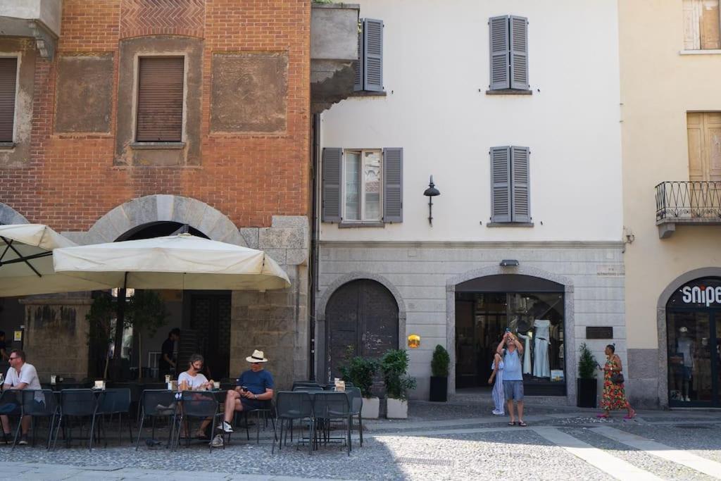 Apartment Del 1400 Nel Cuore Del Centro Storico A 2 Min Dal Porto E Con 2 Bici Gratuite Como