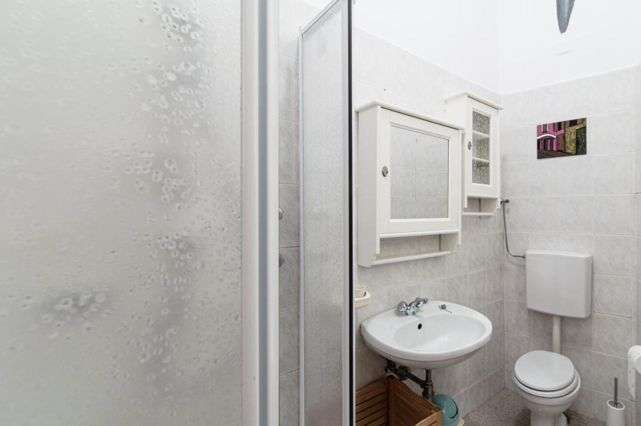 Apartment Joivy La Maison Des Couleurs