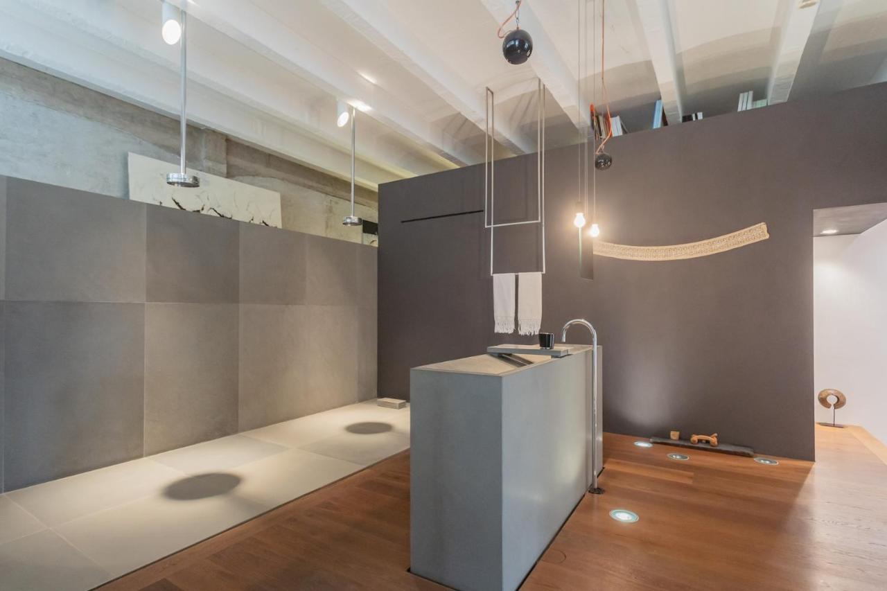 Design Loft With Private Parking By Rent Apartment