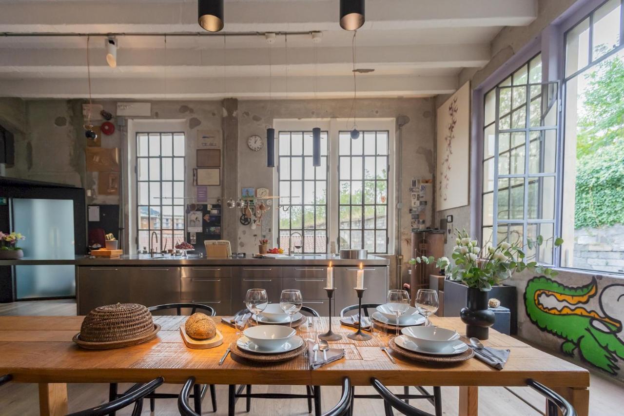 Design Loft With Private Parking By Rent Como