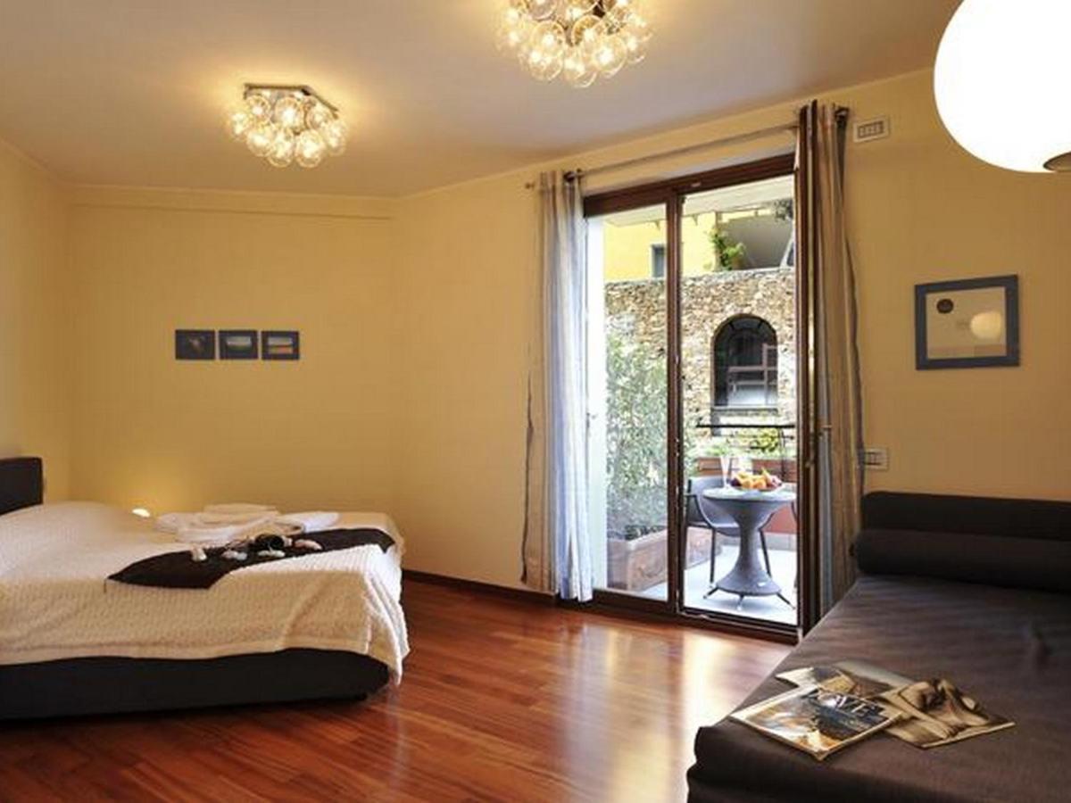 La Perla Di Sonenga - Giardino Apartment *