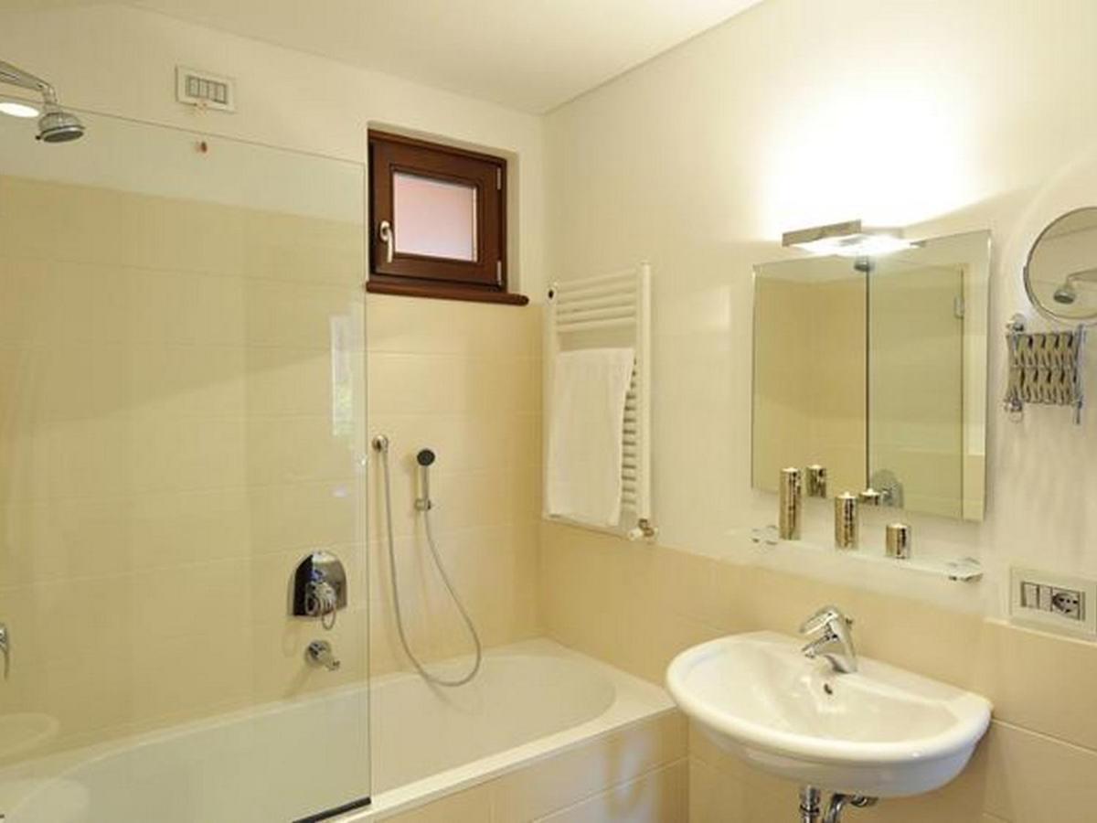 La Perla Di Sonenga - Giardino Apartment Menaggio