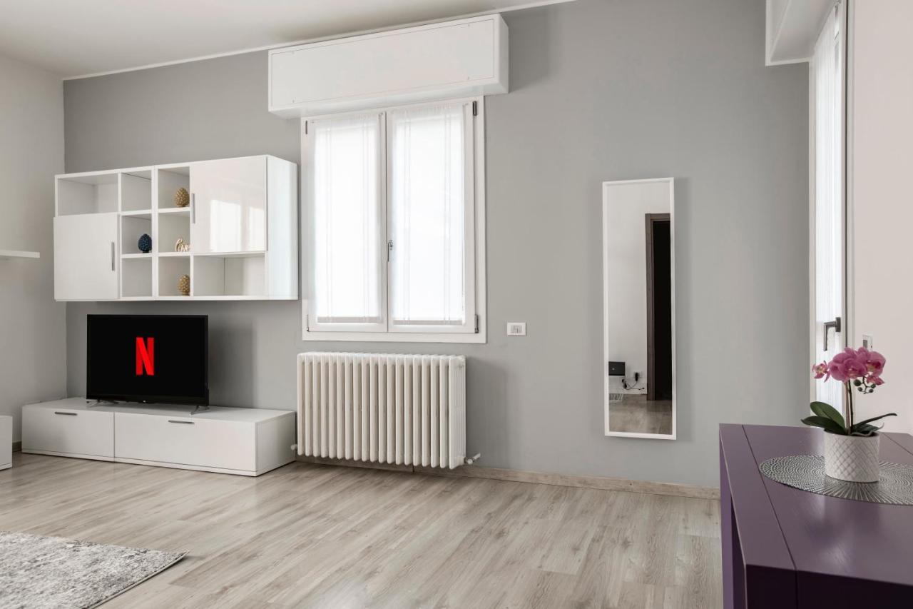 Moderno Spazioso E A 2 Passi Dal Apartment Longone al Segrino