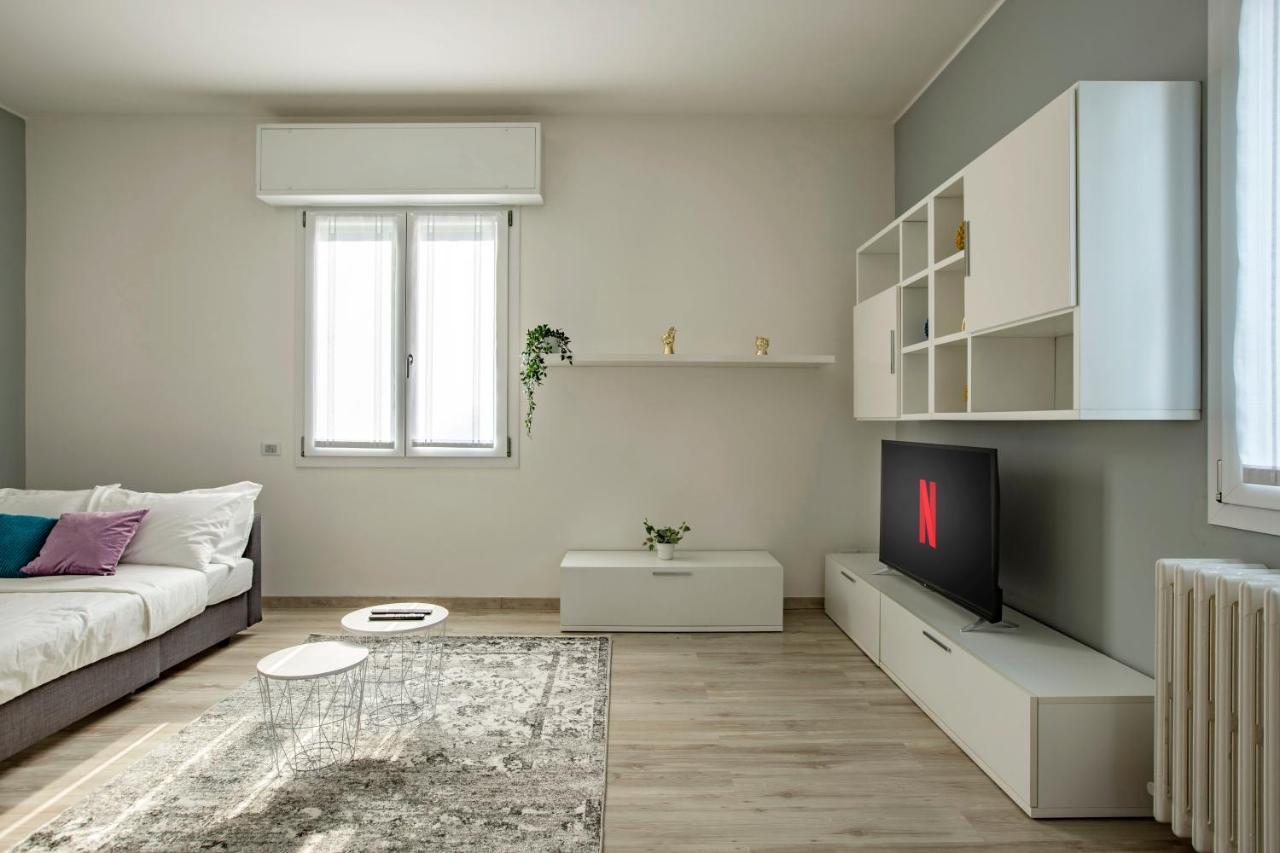 Moderno Spazioso E A 2 Passi Dal Apartment Longone al Segrino