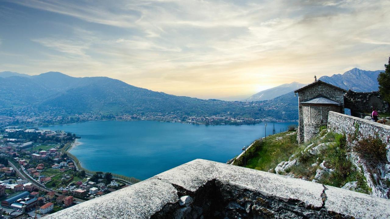 In Shared Apartment, Near Lecco Homestay