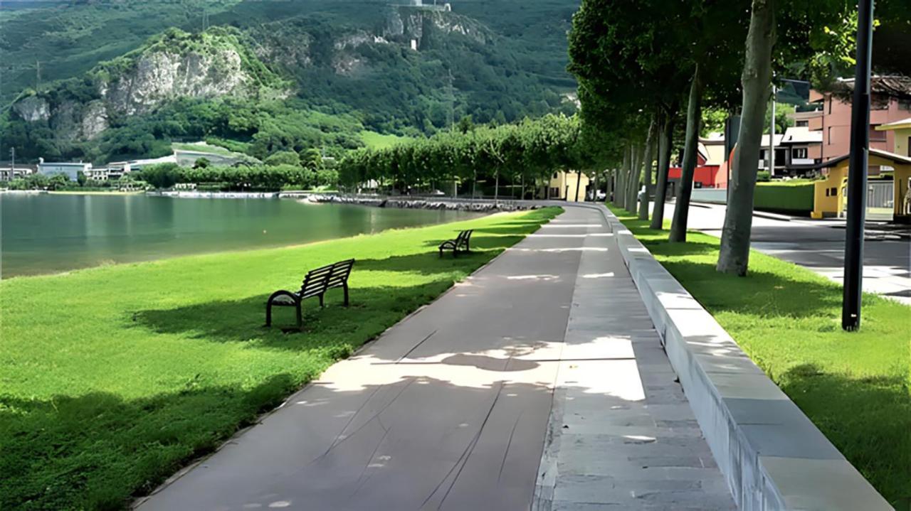 In Shared Apartment, Near Lecco Homestay *