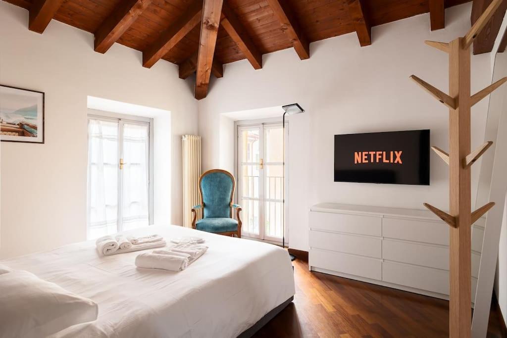 Luxury + Private Parking - Center Apartment