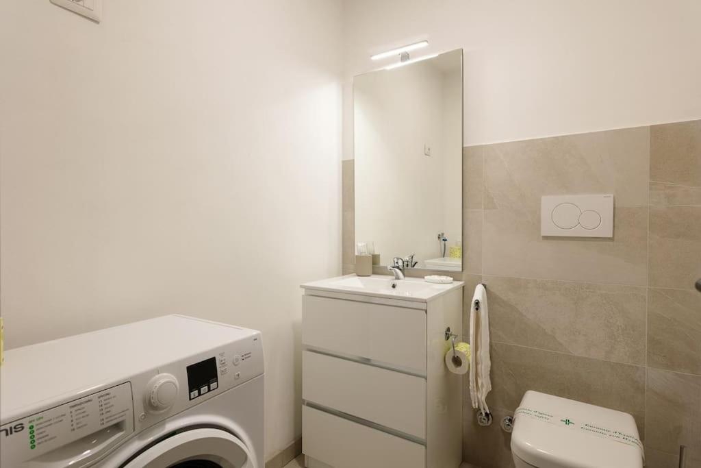 Luxury + Private Parking - Center * Como