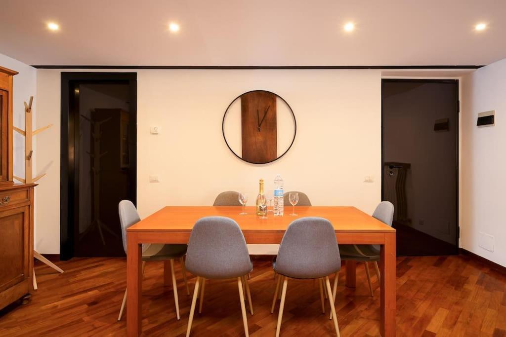 Luxury + Private Parking - Center *