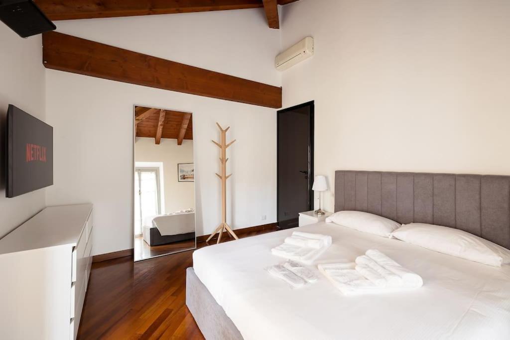 Luxury + Private Parking - Center Apartment *
