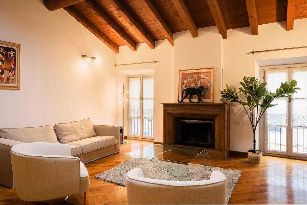 Apartment Luxury + Private Parking - Center Como