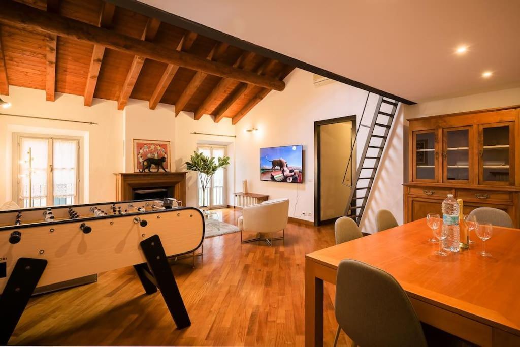 Luxury + Private Parking - Center Apartment