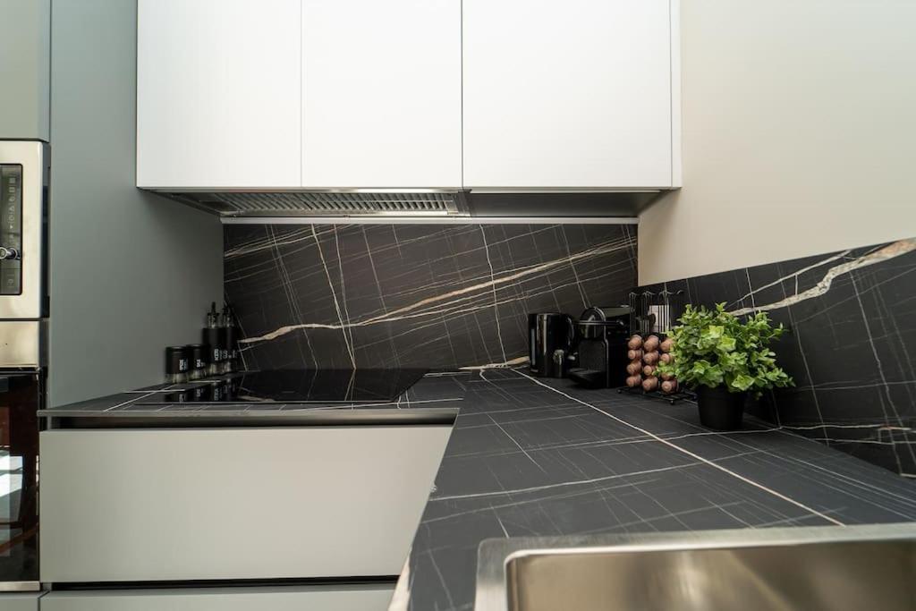 2 Min From The Cathedral With Private Parking Apartment *