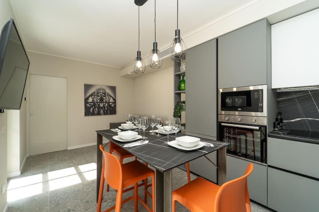 Apartment 2 Min From The Cathedral With Private Parking Como