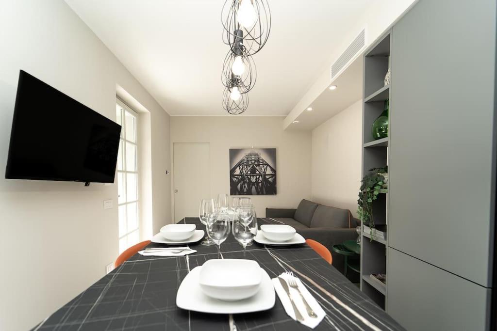 2 Min From The Cathedral With Private Parking Apartment