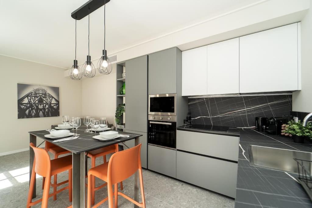 2 Min From The Cathedral With Private Parking * Como