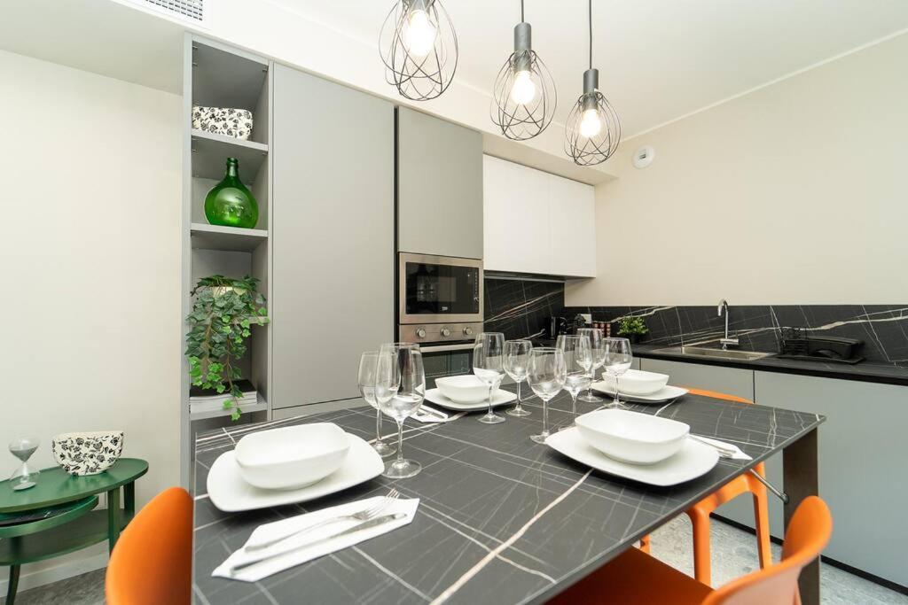 2 Min From The Cathedral With Private Parking Apartment *