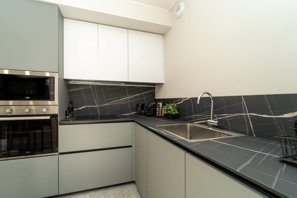 2 Min From The Cathedral With Private Parking * Como