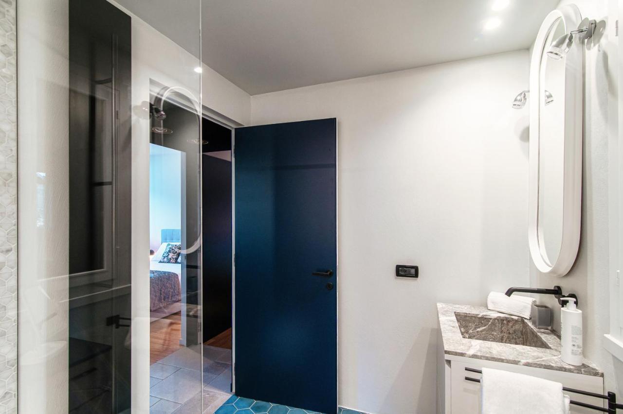 Blue - By Myhomeincomo Faggeto Lario