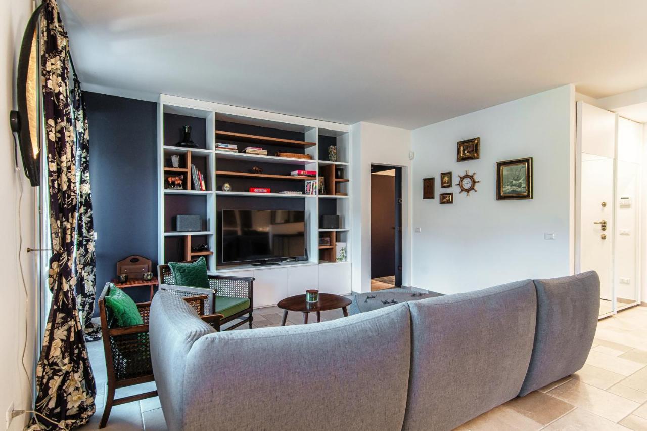 Blue - By Myhomeincomo Apartment *