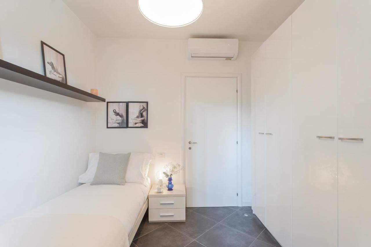 Chiara's By Rent Apartment *