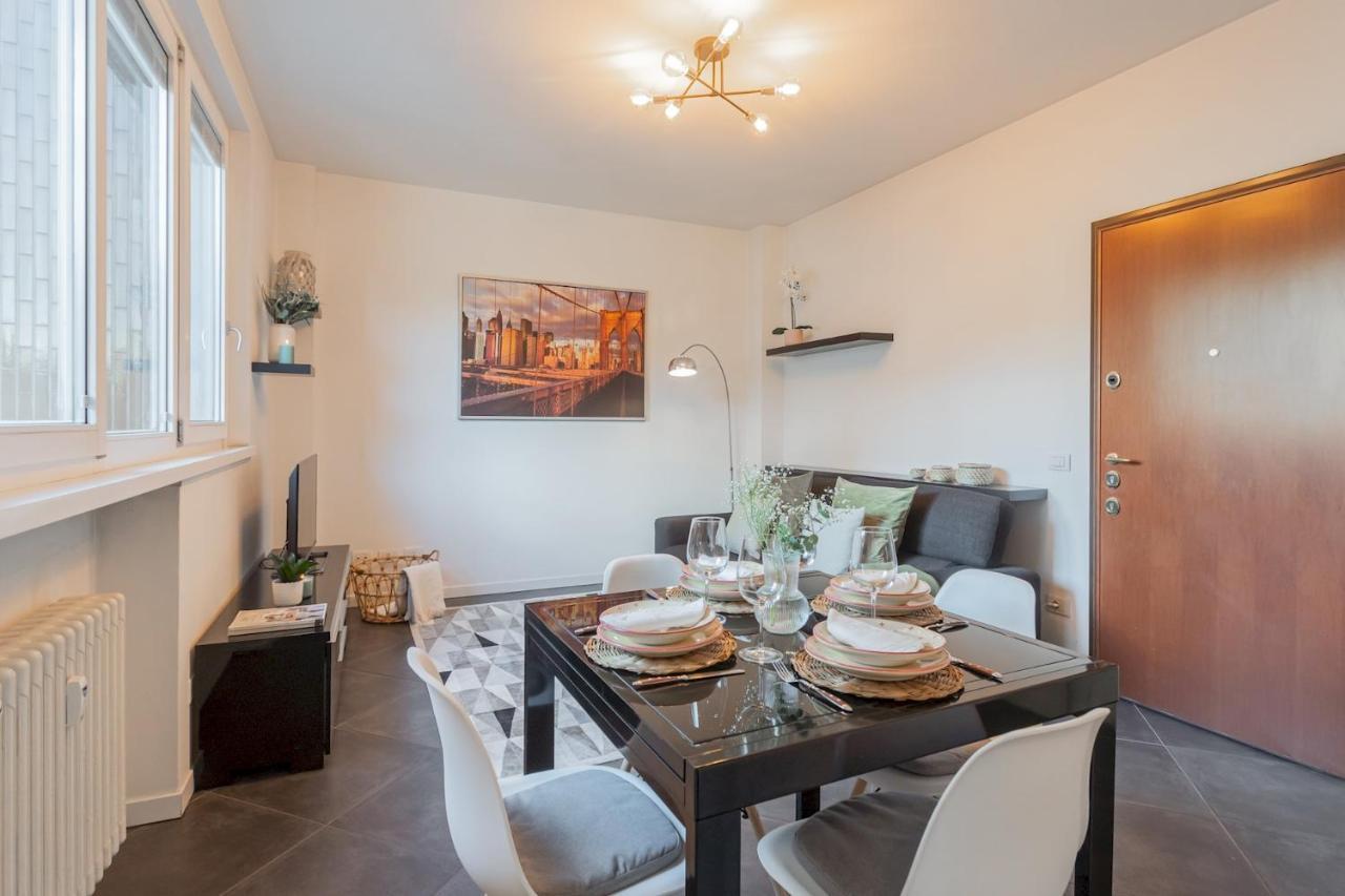 Chiara's By Rent Como