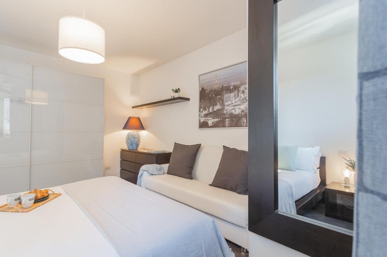 Chiara's By Rent Apartment