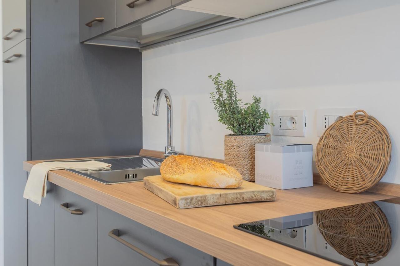 Apartment Isola Felice Grandate By Rent *