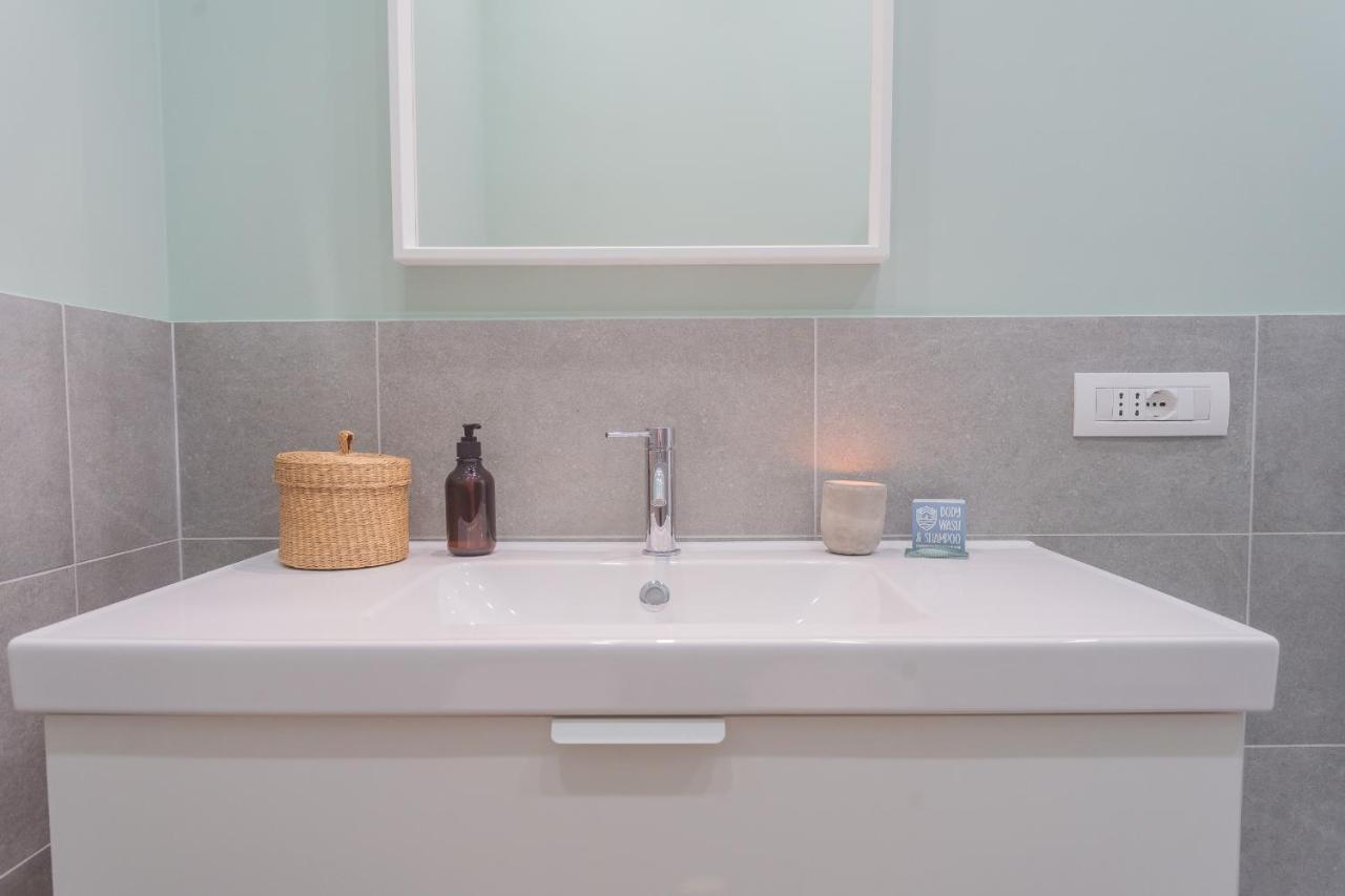 Isola Felice Grandate By Rent Apartment