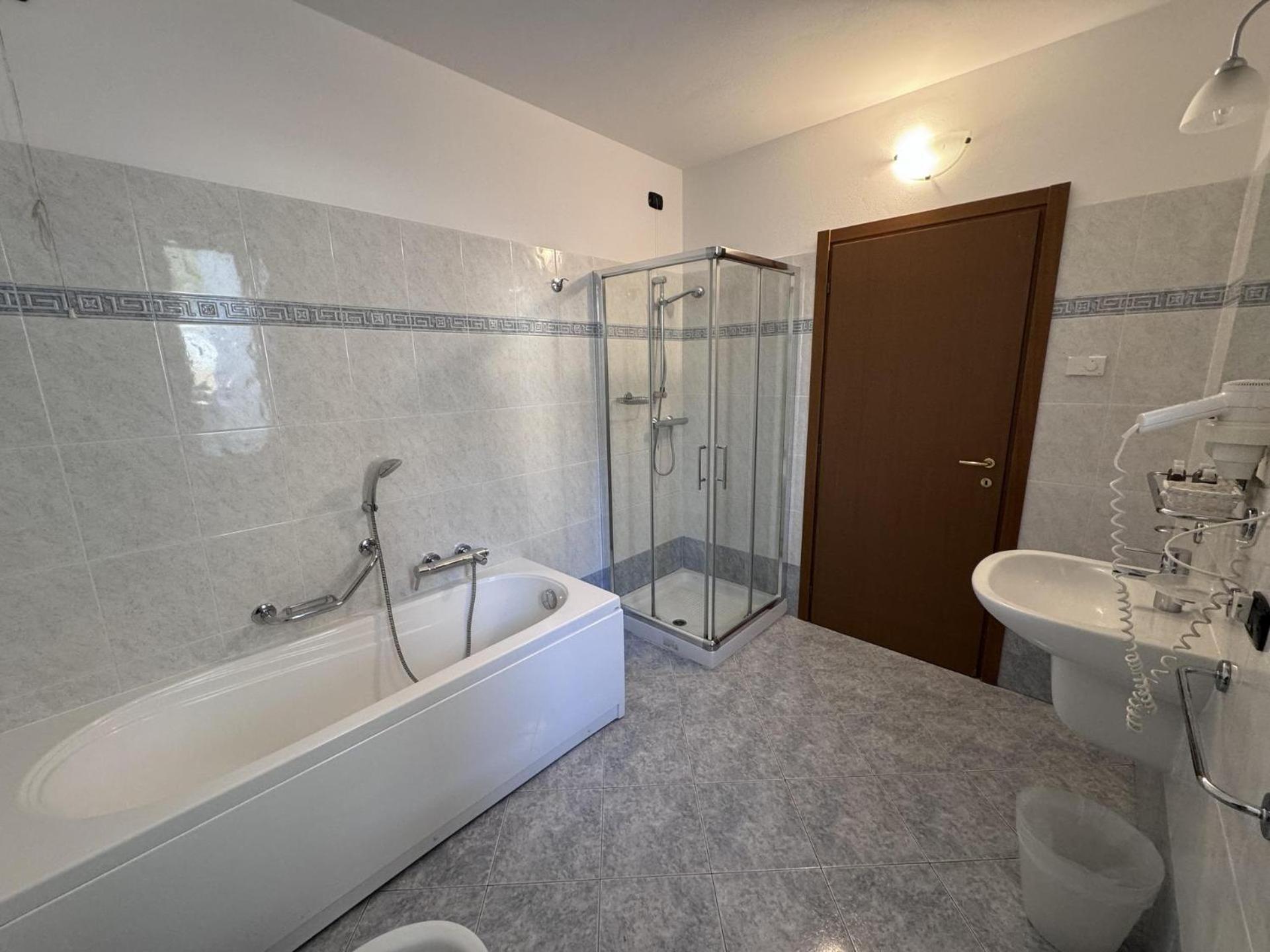 Aparthotel Letizia 3*