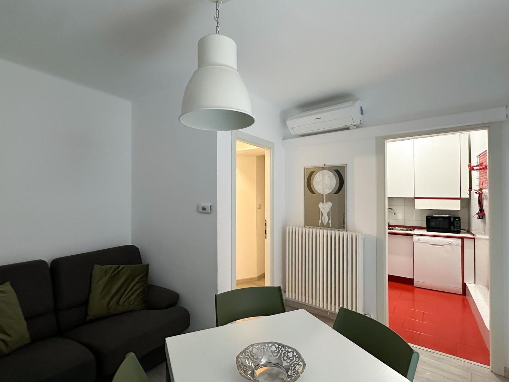 Paloma Center Town Apartment