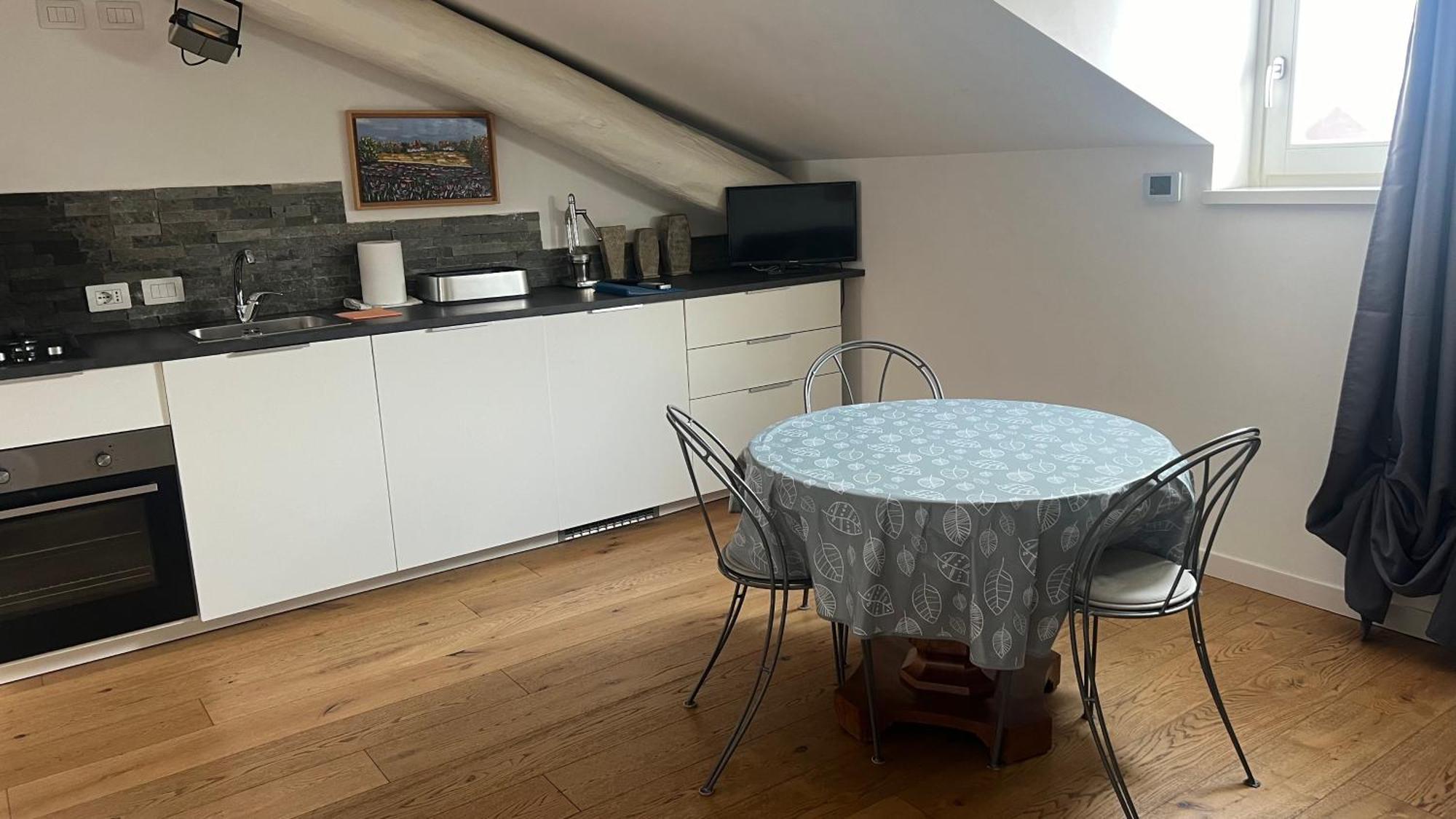 Meschihouse - Leonardo 35 *
