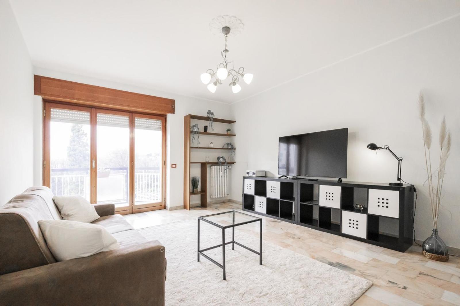 Big Deluxe Apts Italian Style Lake&terrace Apartment