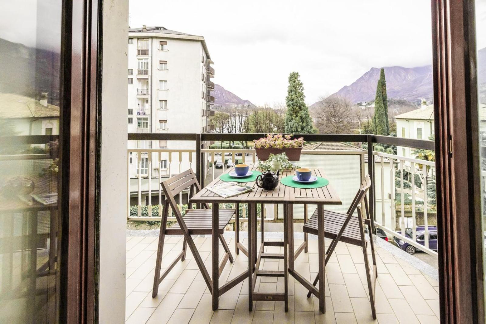 Big Deluxe Apts Italian Style Lake&terrace * Lecco
